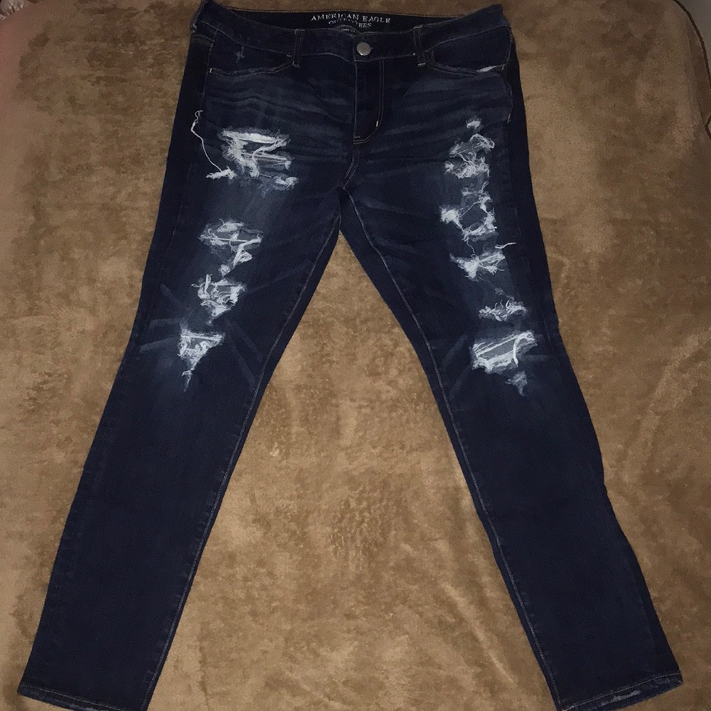 Dark Wash Distressed American Eagle Jegging